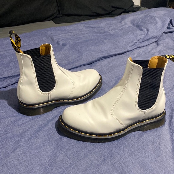 White Dr Martens Chelsea Boot size 8 - Picture 3 of 14